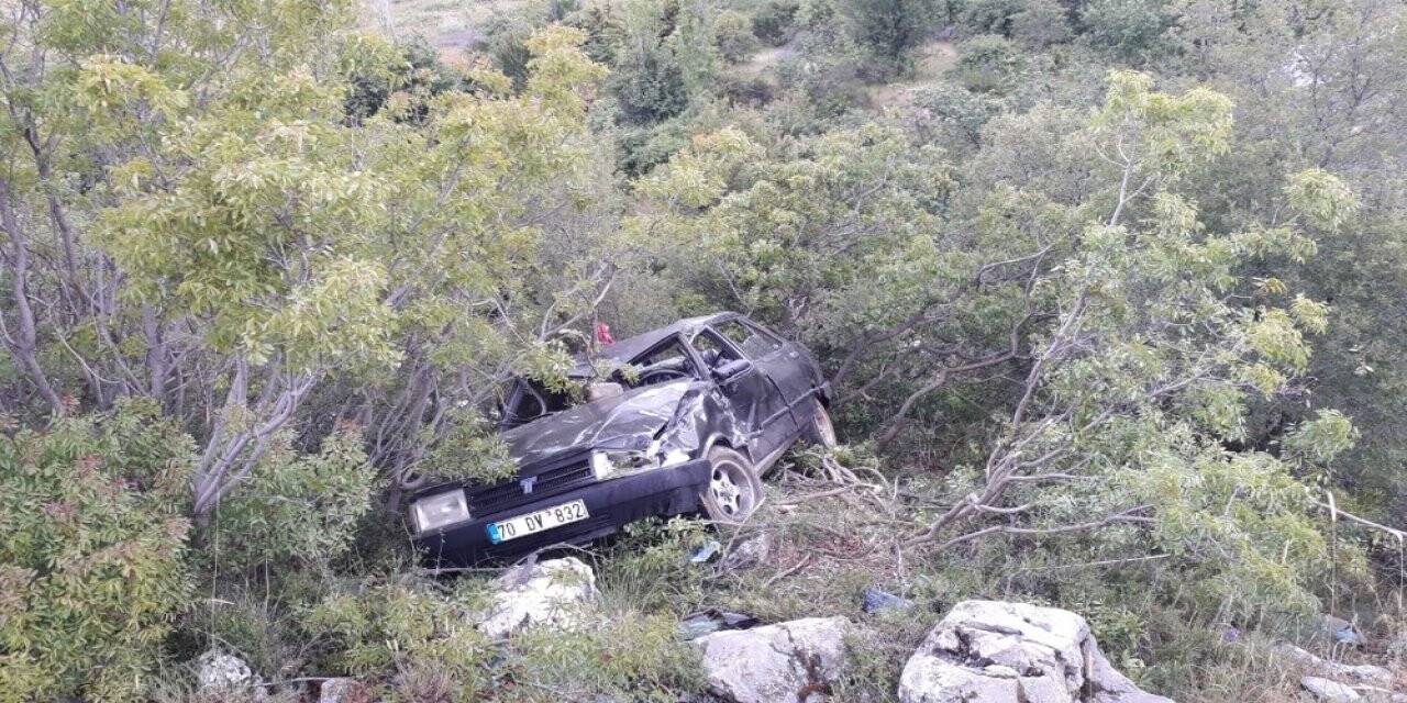 Otomobil uçuruma yuvarlandı: 3 yaralı