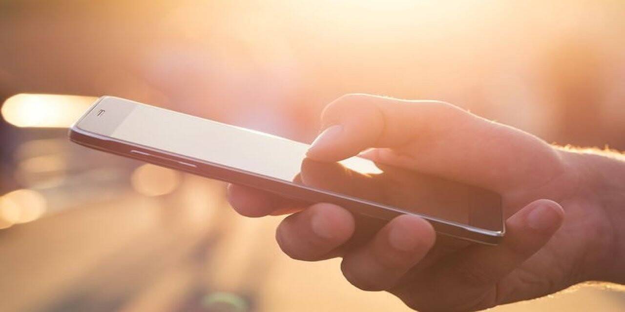 Yürürken telefonuna bakanlara kötü haber
