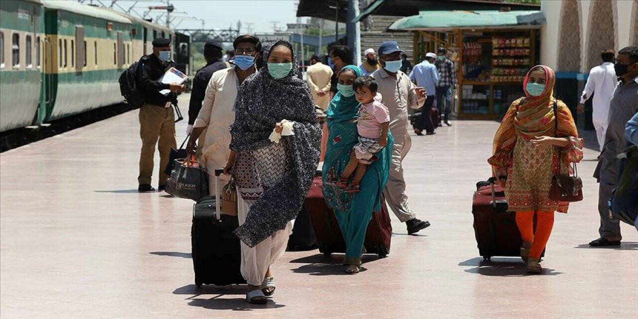 PAKİSTAN'DA KOVİD-19 VAKA SAYISI 70 BİNİ GEÇTİ
