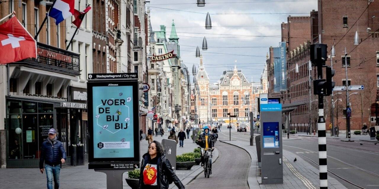 HOLLANDA'DA KOVİD-19 NEDENİYLE ÖLENLERİN SAYISI 5 BİN 967'YE YÜKSELDİ