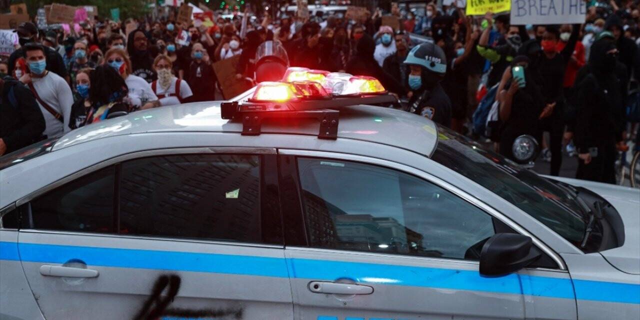 FLOYD İÇİN YAPILAN PROTESTO GÖSTERİLERİNİN KOVİD-19 VAKALARINI ARTIRMASINDAN ENDİŞE EDİLİYOR