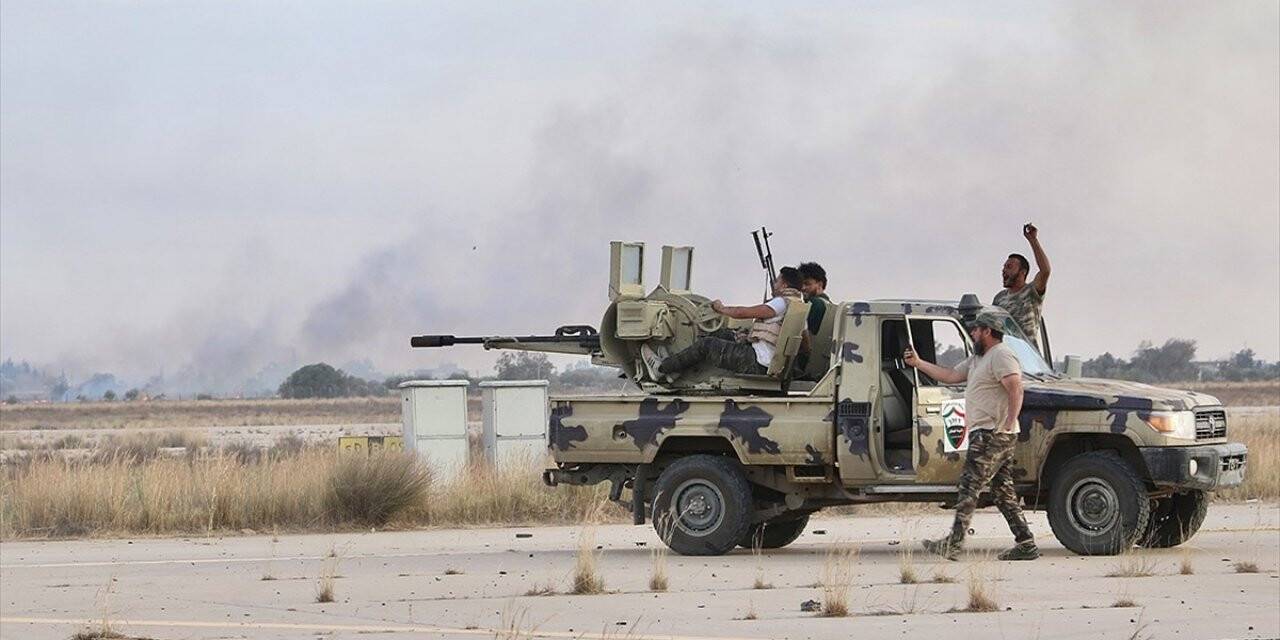 Libya ordusu başkentin Ayn Zara ve Vadi er-Rebi bölgelerinde kontrolü sağladı