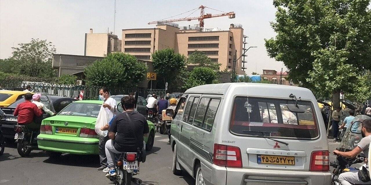 İran'da Kovid-19 kaynaklı can kaybı 8 bin 71'e yükseldi