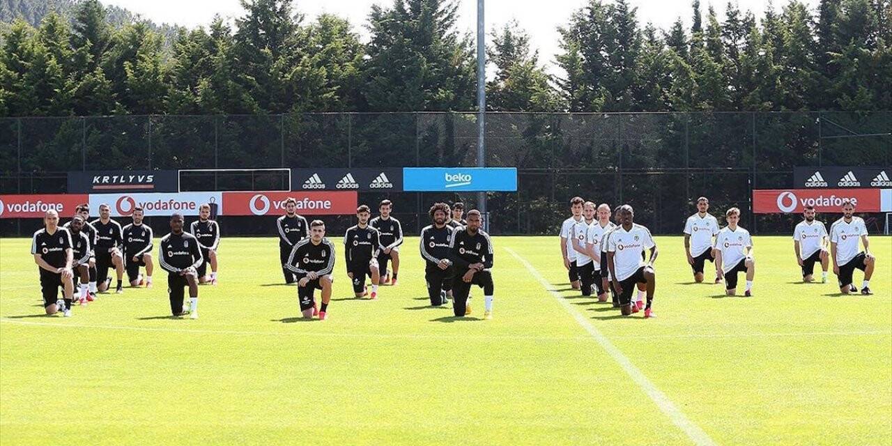Beşiktaşlı futbolcular George Floyd'u andı