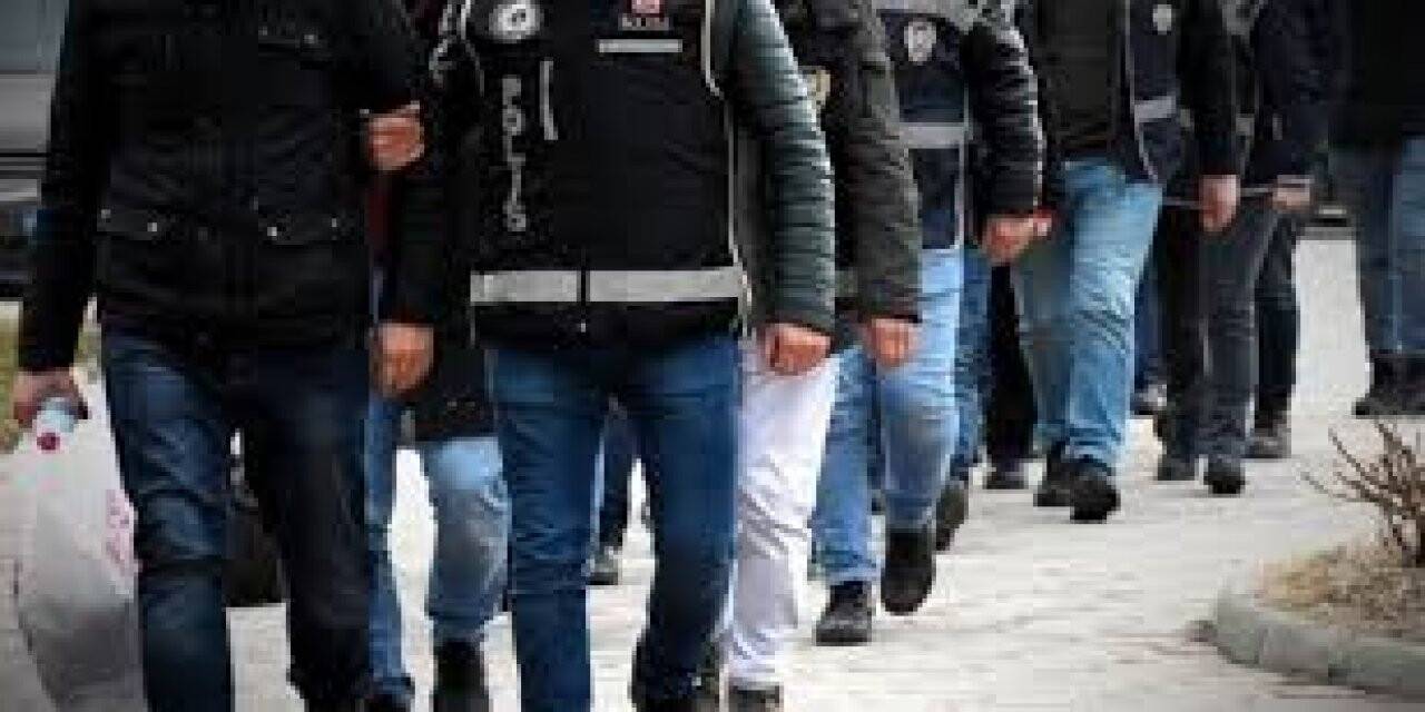 FETÖ'nün yeni yapılanmasına operasyon: 26 gözaltı