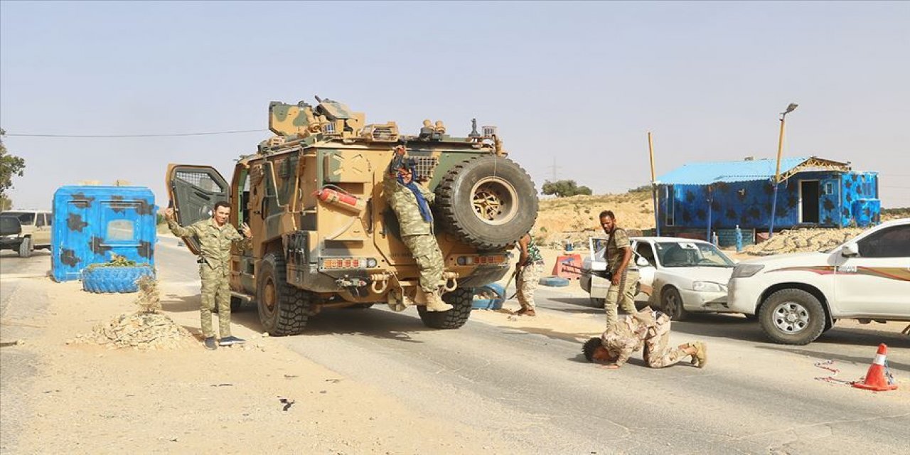 Libya ordusu Beni Velid kentine girdi