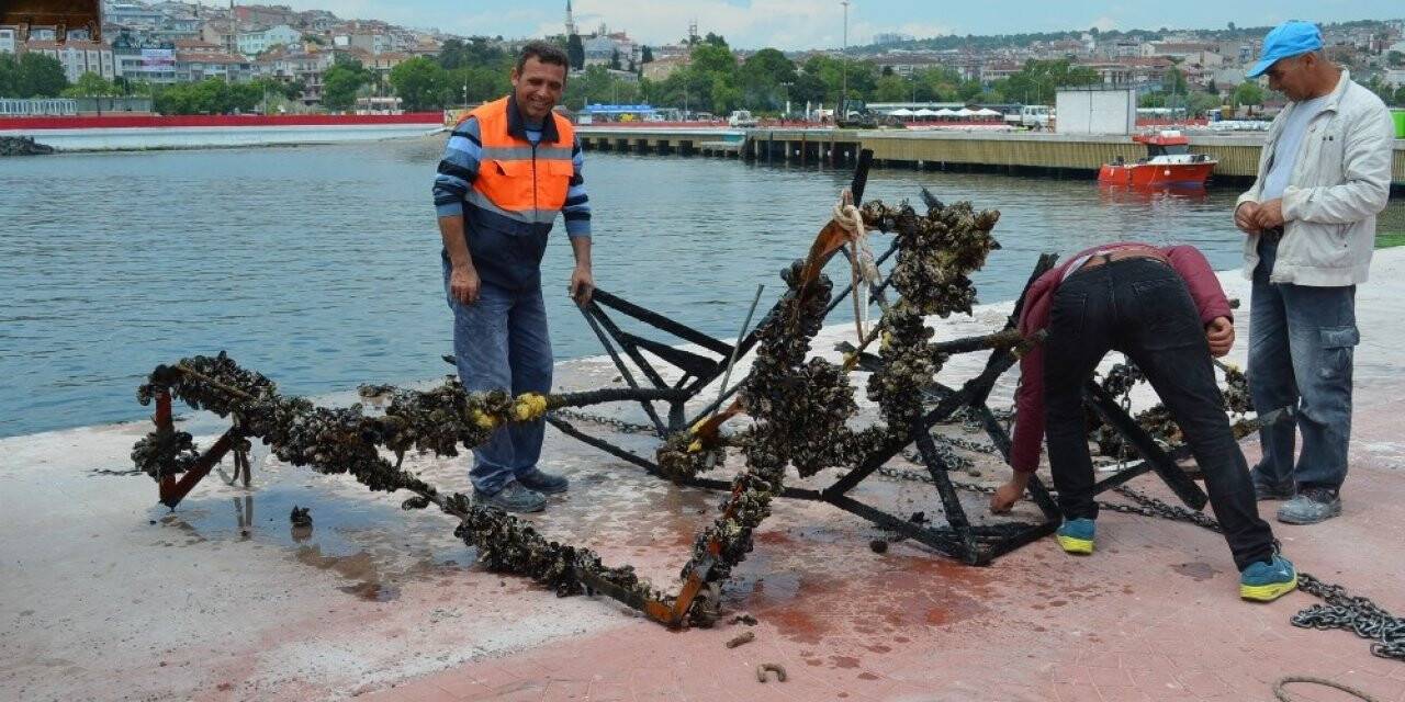 Denizden demir yığını çıktı