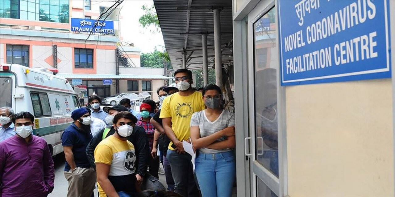 Yeni Delhi'de hastaneler Kovid-19 salgını için başkent sakinlerine ayrıldı