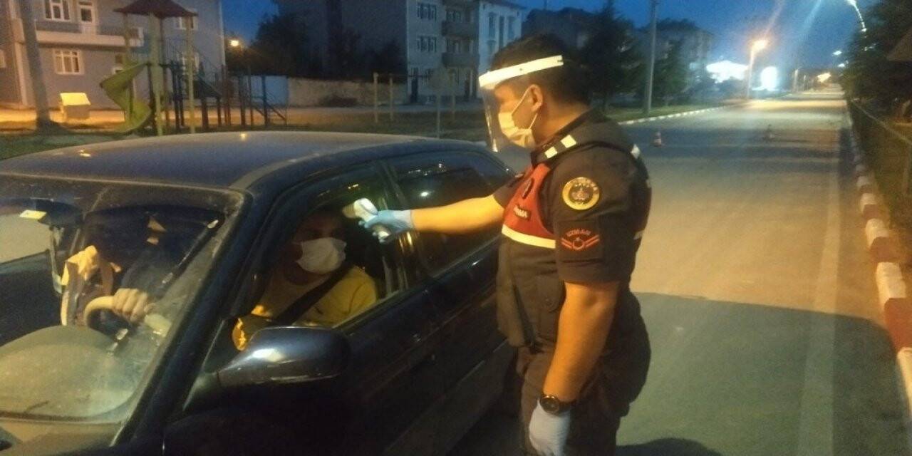Vaka sayısı artan kasabaya giriş ve çıkışlar durduruldu