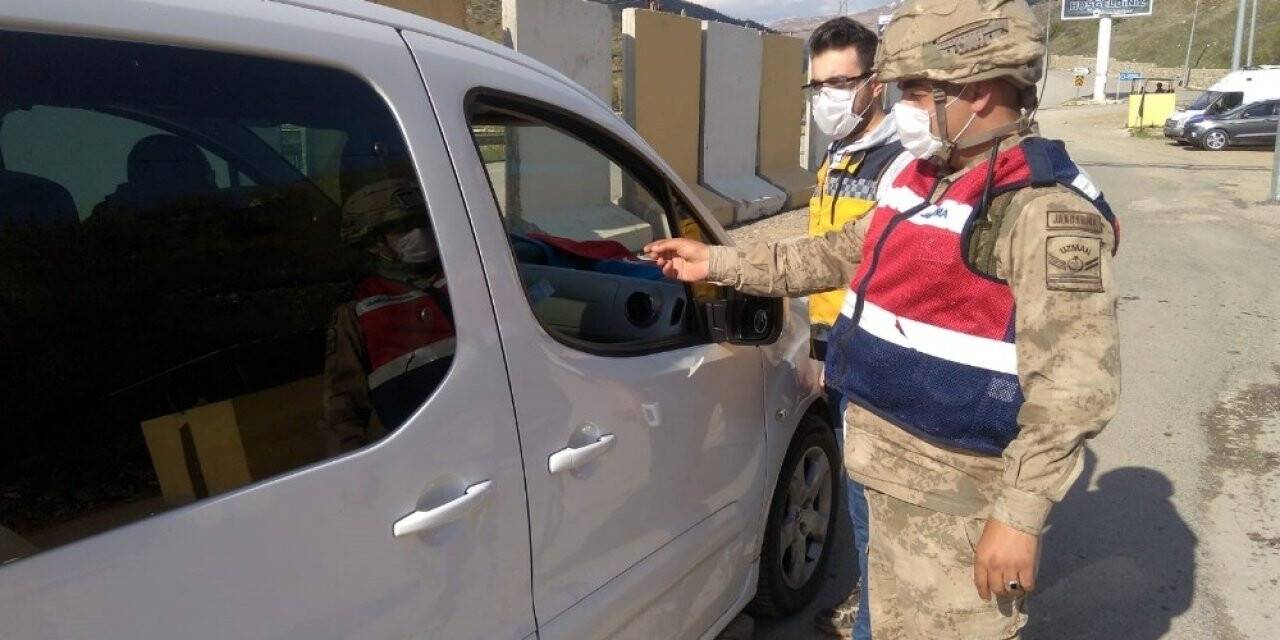 2 katlı bina karantinaya alındı