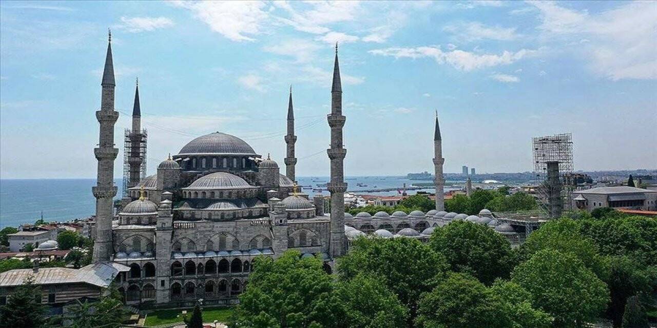 Minareler salgın sürecinde de 'kurtuluşa' çağırdı