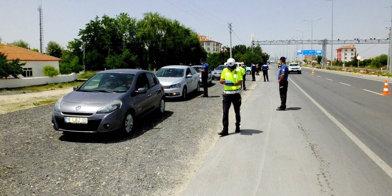 Yol denetimleri devam ediyor