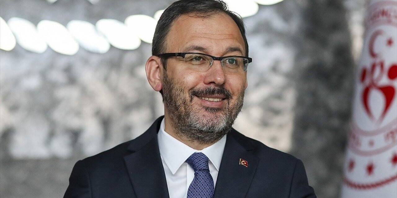 Bakan Kasapoğlu’ndan Muslera’ya ‘geçmiş olsun’ telefonu