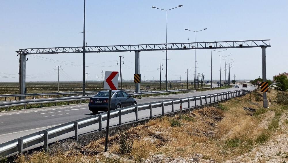 Konya -Aksaray yolunda polis kameralarından denetim