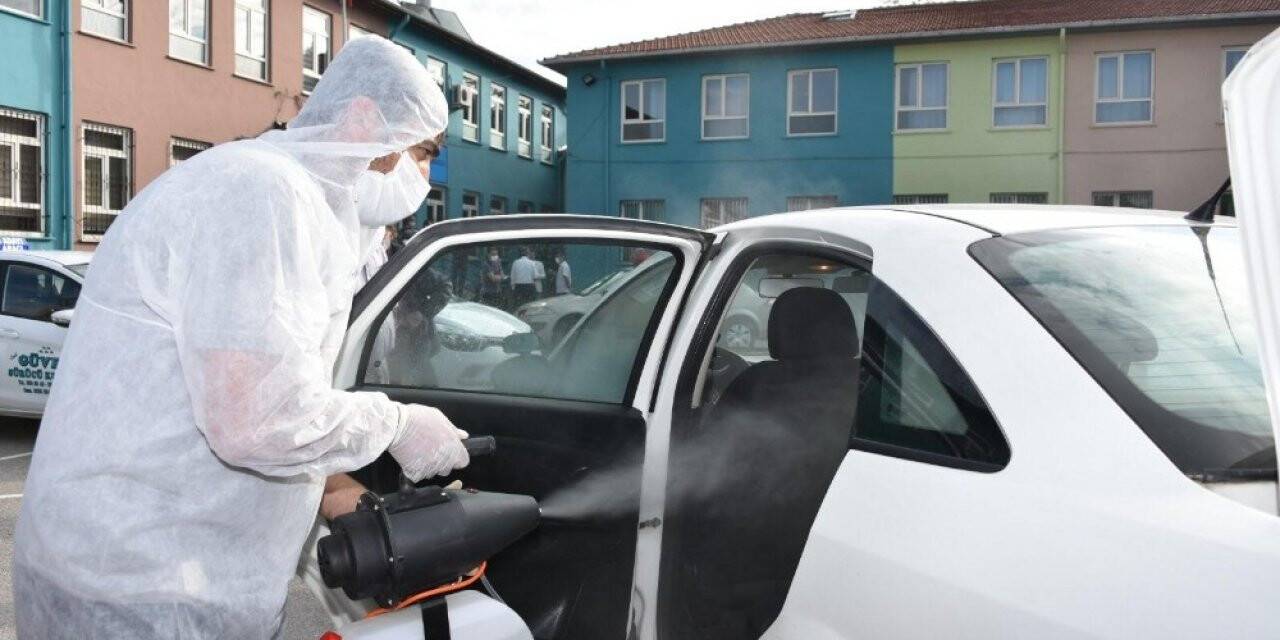 Karatay’da sürücü kursu araçları dezenfekte edildi