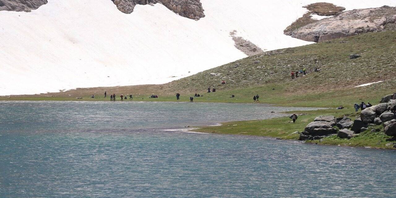 Bolkar Dağları ziyaretçi akınına uğruyor