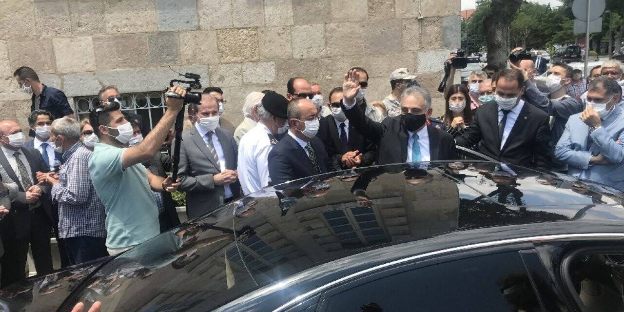 Vali Toprak Konya’ya veda etti