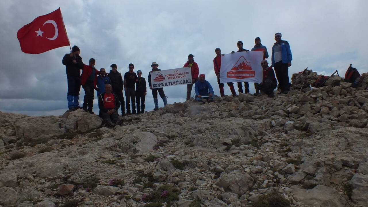 Dağcılar Geyik Dağına tırmandılar