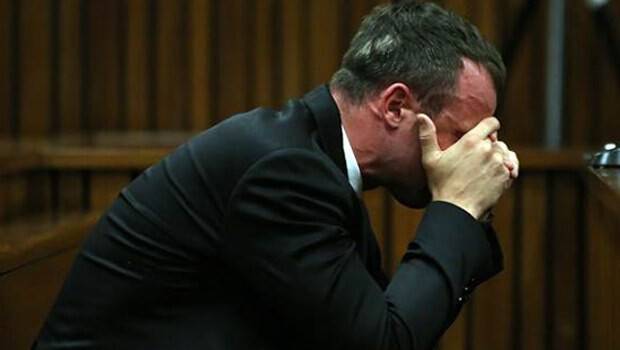 Pistorius öldürdüğü sevgilisinin ailesinden özür diledi