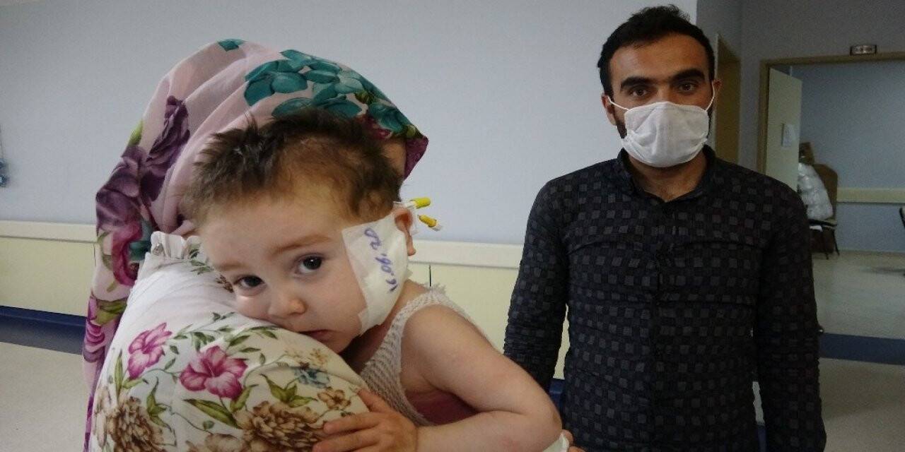 Kaynar Kazana düşen bebek  hayata tutundu