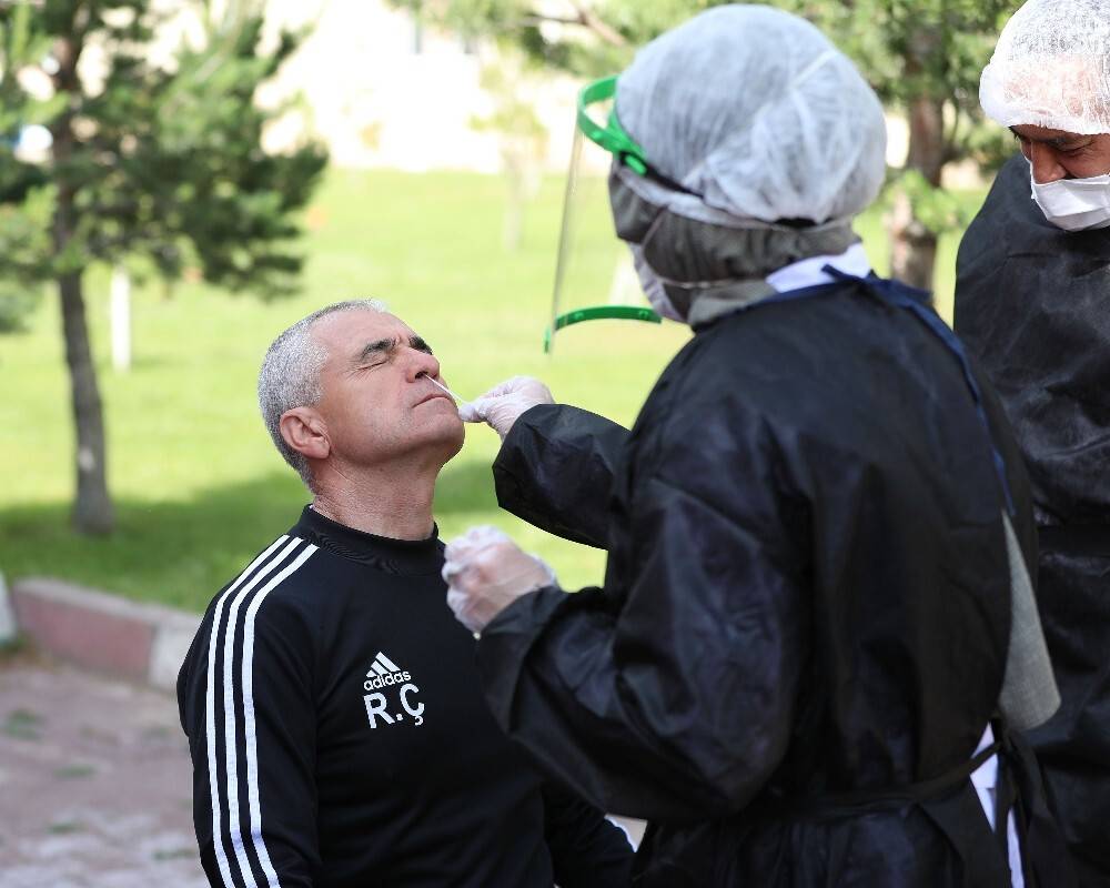 Sivasspor’a Konyaspor maçı öncesi 6. kez korona virüs testi yapıldı