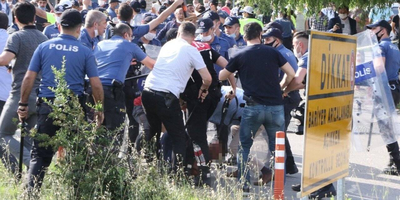 Ceza yedi, polislere saldırdı