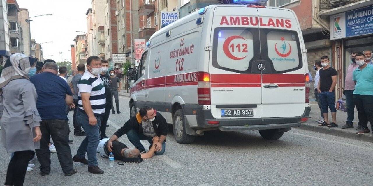 Yolun karşısına geçmeye çalışan yayaya çarptı