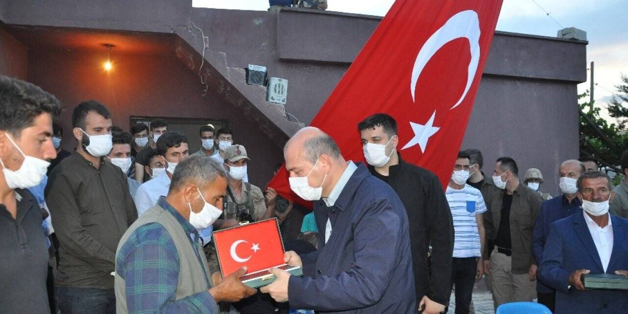 İçişleri Bakanı Soylu’dan şehit işçilerin ailelerine taziye ziyareti