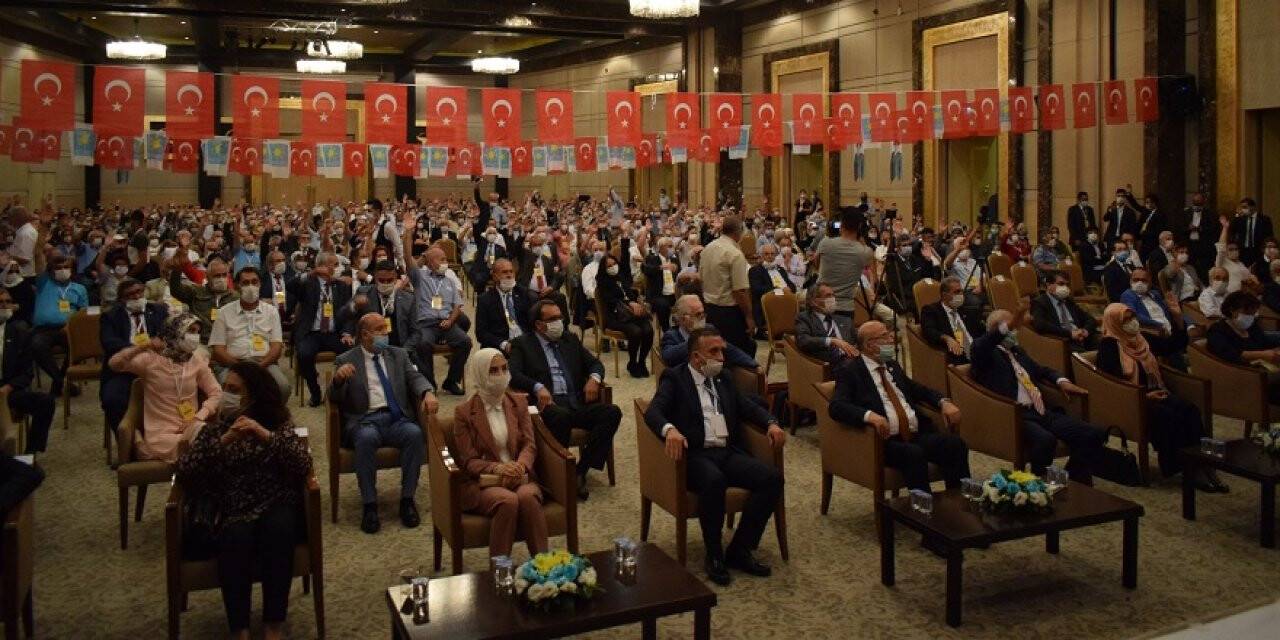 İYİ Parti Tozoğlu ile yola devam ediyor