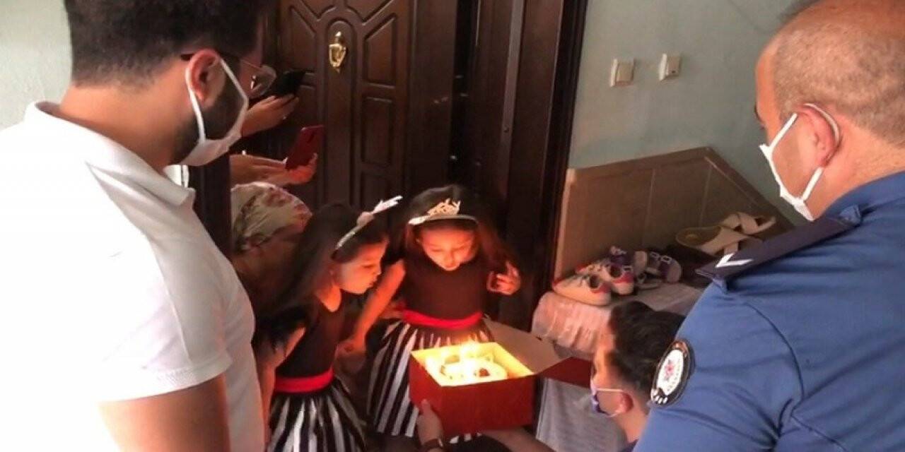 Polisten korkmuşlardı, doğum gününü kutladılar