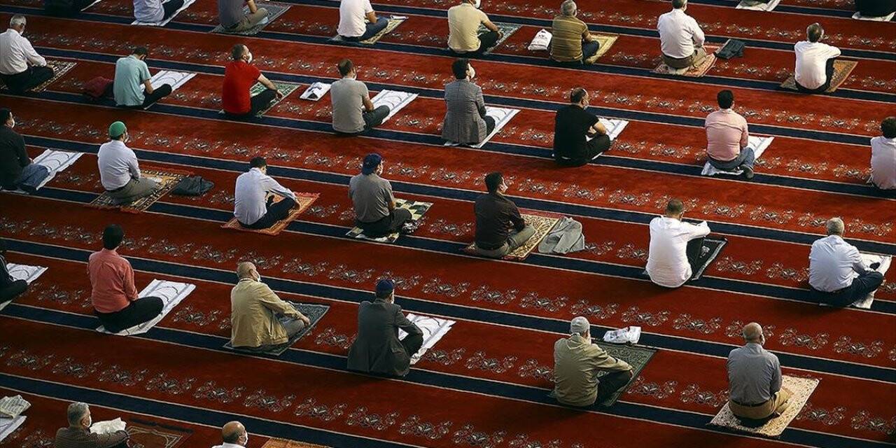Diyanet'ten 'Cuma namazı' açıklaması