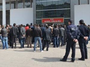 Mert'in yakınlarından protesto