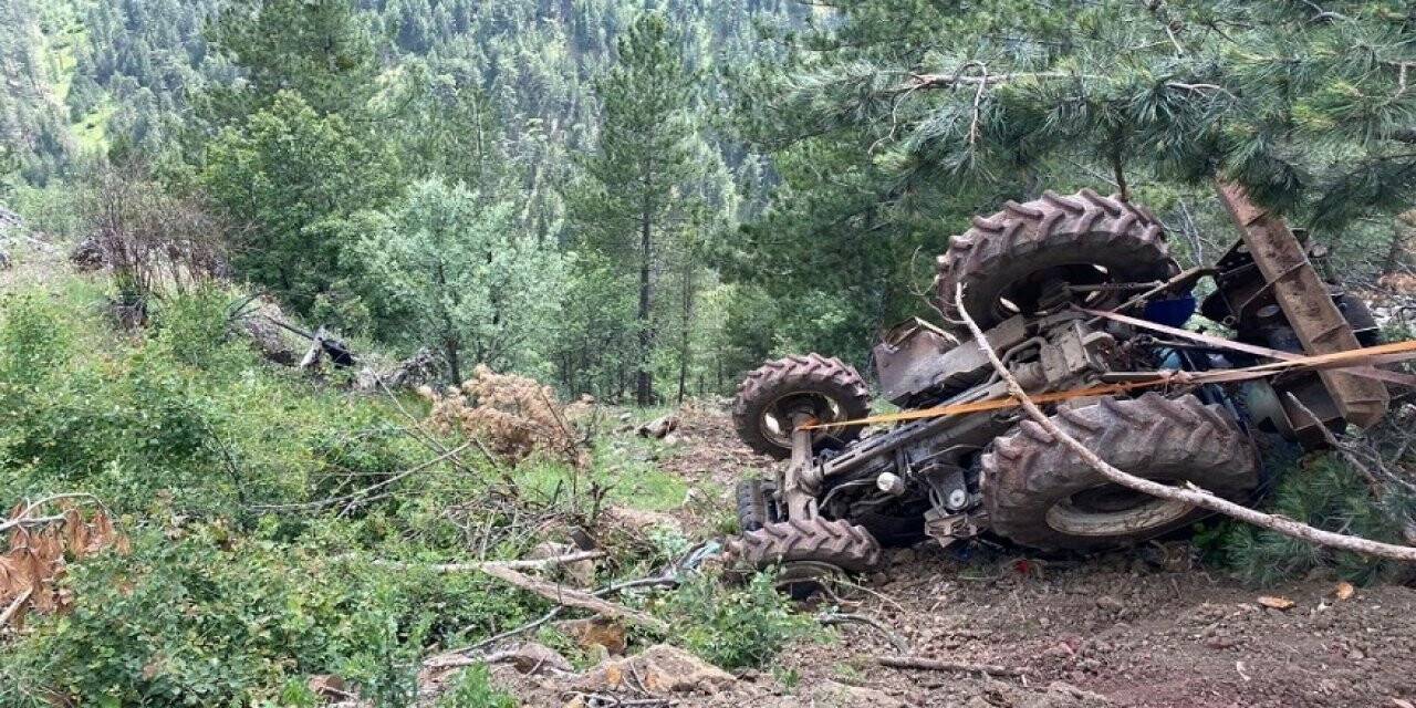 Uçuruma yuvarlanan traktörden atladı