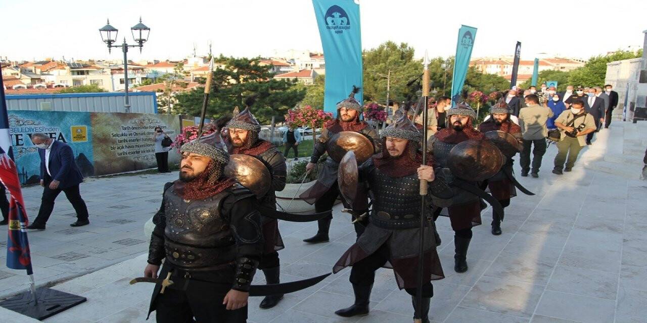 Konya'nın başşehir oluşunun 923. yıl dönümü kutlandı