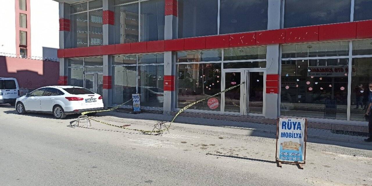 6’ncı kattan düşen kadın hayatını kaybetti
