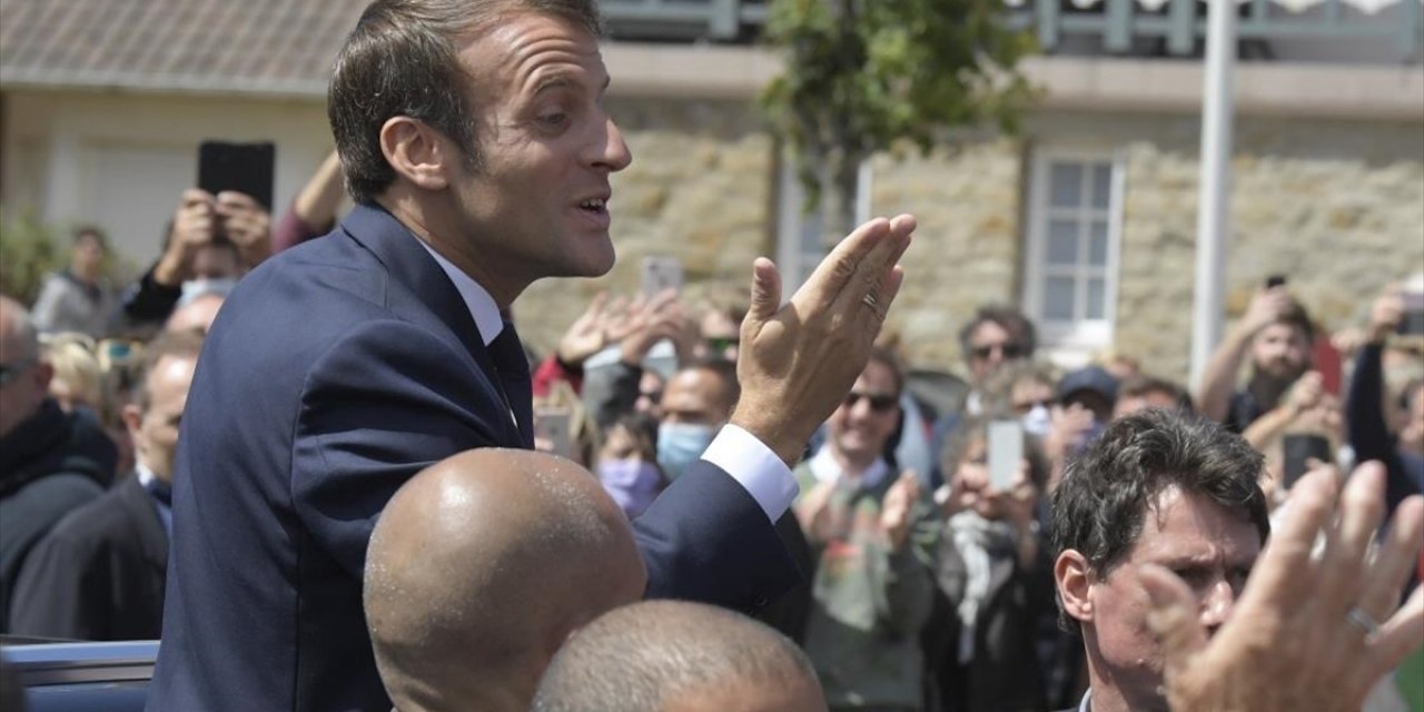 Fransa'da Macron'un yerel seçimlerde ağır yenilgi aldı