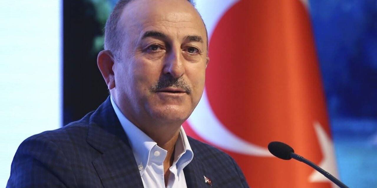 "Fransa bir darbeciyi destekliyor"
