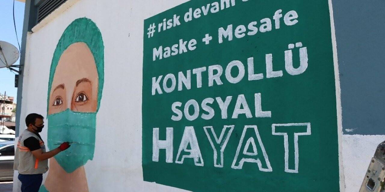 Duvarlara sosyal mesaj