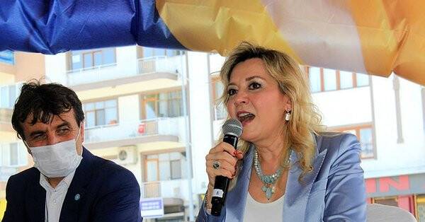 İYİ Partili kadın vekil terbiye sınırlarını aştı! Dinleyenler utandı o utanmadı!