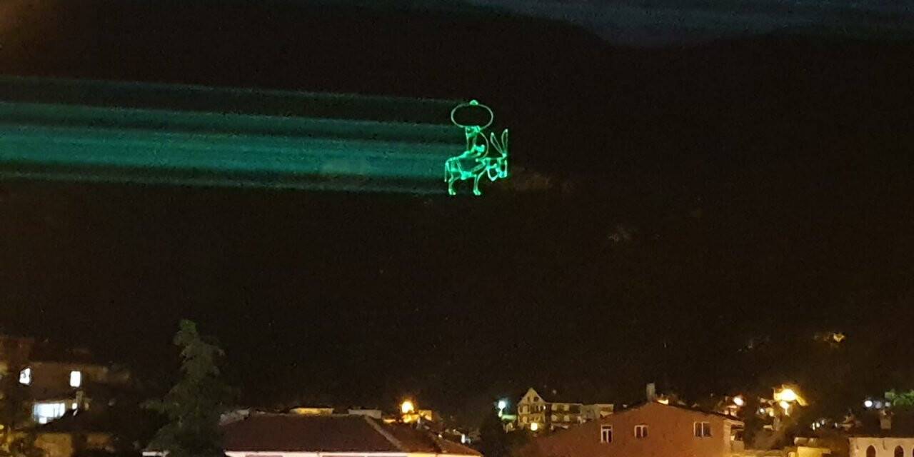 Sultandağları zirvesinde lazer gösterisi
