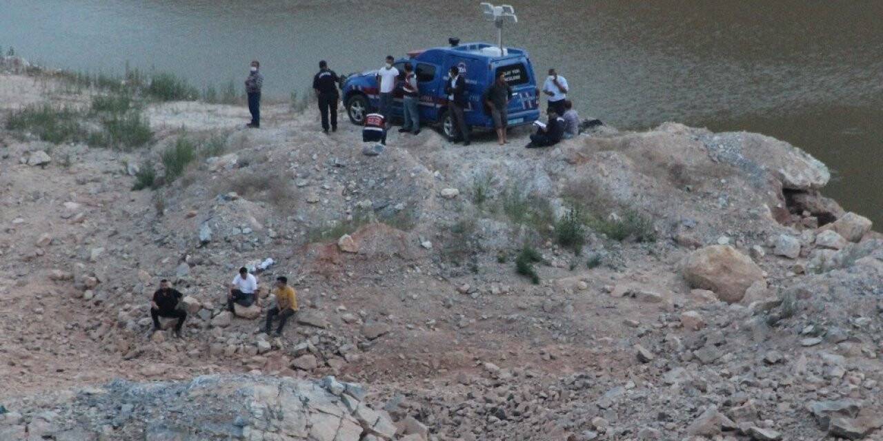 Sosyal medyada video paylaşmak isterken su birikintisinde boğuldu