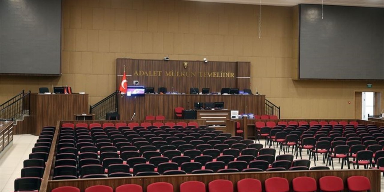 "FETÖ'yü aktif hale getirme" iddiası davasında sanıklara hapis cezası