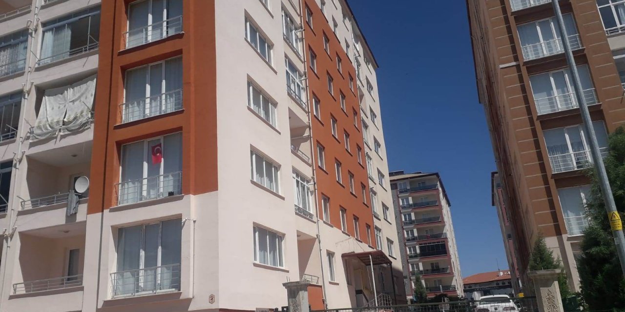 Konya'da bir apartmanda karantina kaldırıldı