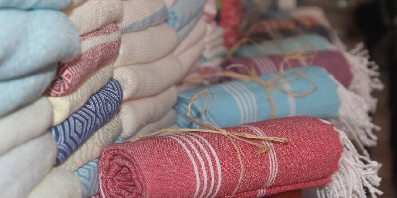 Padişahları giydiren Buldan bezine talep yağıyor