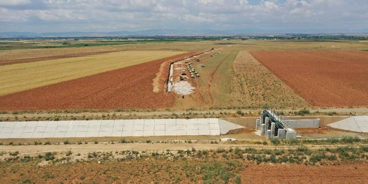Apa-Hotamış 1,2,3 sulamaları inşaatında ilk kepçe vuruldu