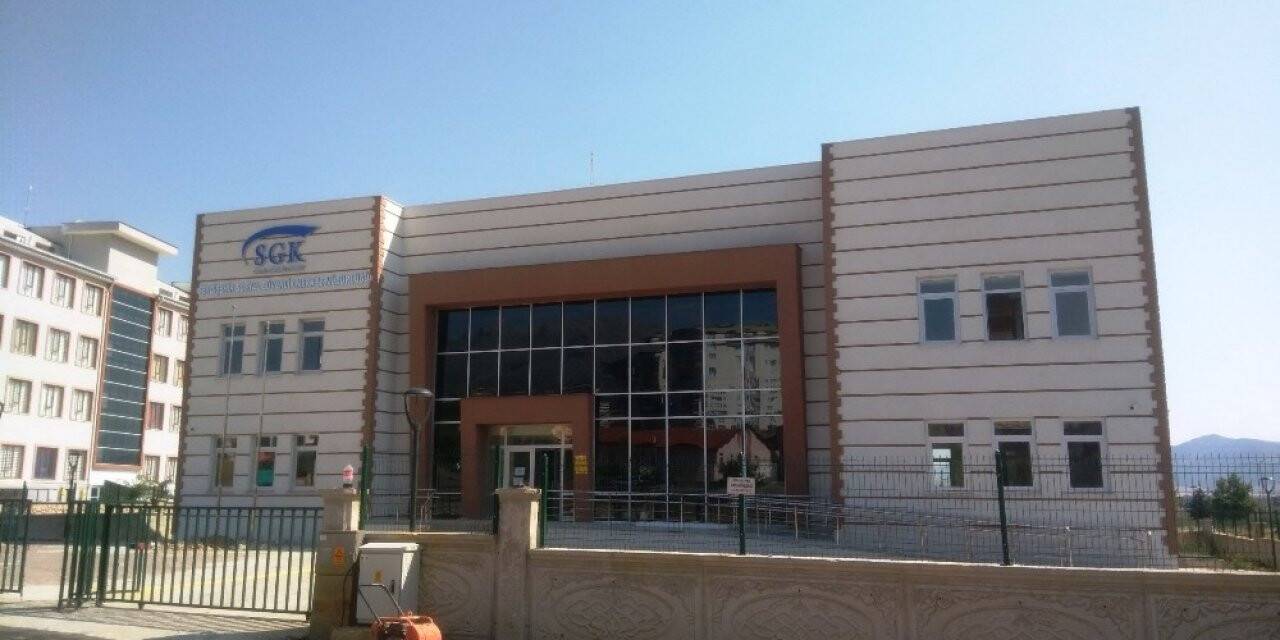 Konya’da SGK hizmet binası korona virüs nedeniyle kapatıldı