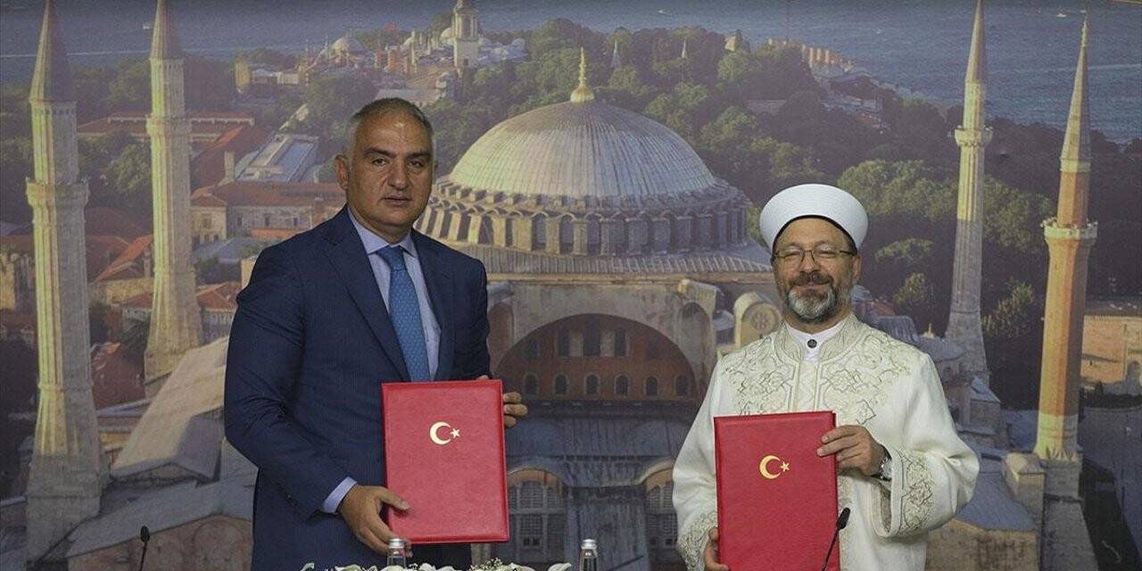 Kültür ve Turizm Bakanlığı ile Diyanet İşleri Başkanlığı arasında 'Ayasofya' protokolü imzalandı