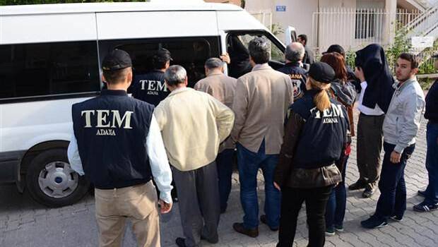 Adana'da gözaltına alınan polisler Adliye'ye sevkedildi