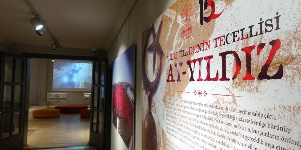 'Milli İradenin Tecellisi: Ay-yıldız' sergisi açıldı