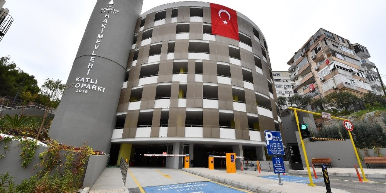 İzmir’de şehit ve gazi yakınlarına Büyükşehir otoparkları ücretsiz